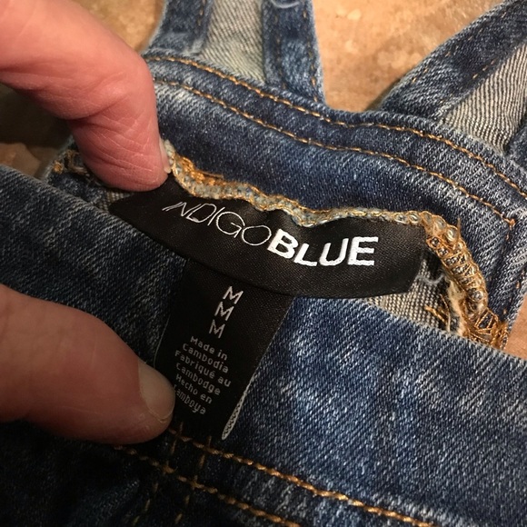 Indigo Blue‎ Overalls in Classic Blue with Distressed Details maternity - Picture 2 of 3